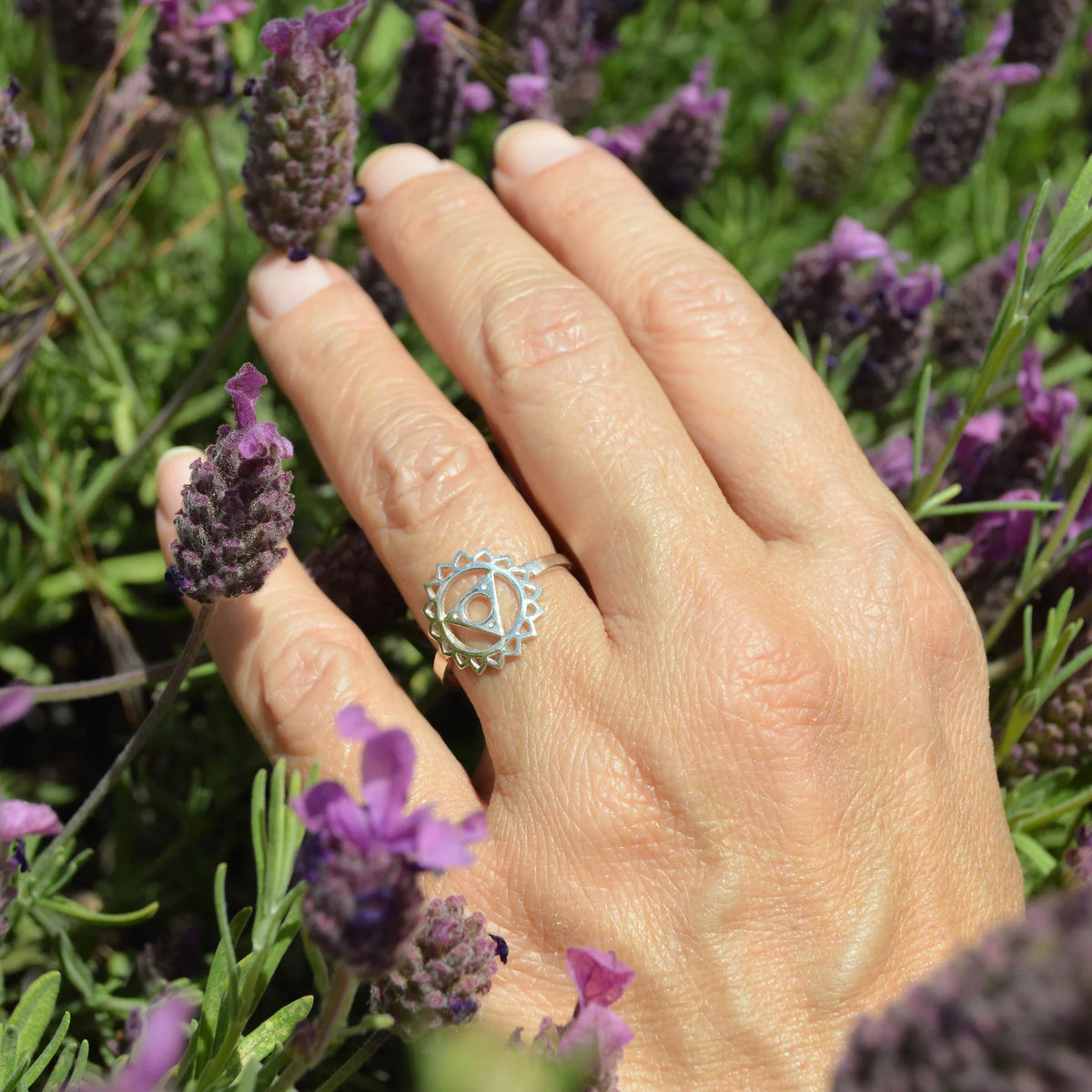 Aquamarine Ring online - 925 Sterling Silver- Communication, Logic, Courage - Throat Chakra