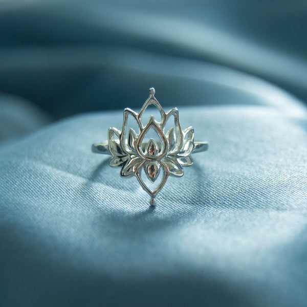 Amazon.com: oGoodsunj Sterling Silver Flower Lotus Ring for Women Flower  CHerry Blossom Simple Spiritual Rings Yoga Meditation Jewelry Gifts for Mom  Daughter (Cherry Blossom): Clothing, Shoes & Jewelry